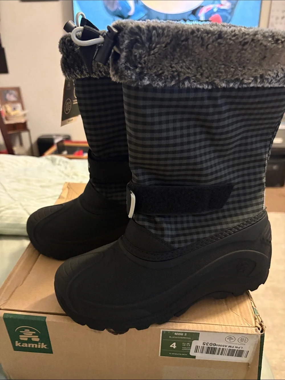 Kamik Kids Black and Gray Insulated Snow Mittens-style Boots